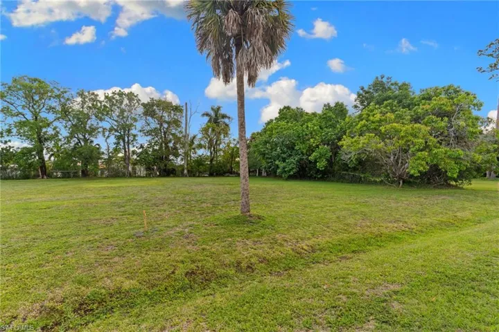 3090 Pine Tree Dr, Bonita Springs, Florida 34134
