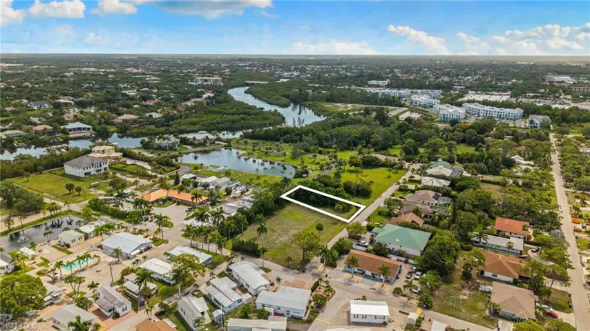 3090 Pine Tree Dr, Bonita Springs, Florida 34134
