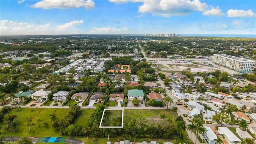 3090 Pine Tree Dr, Bonita Springs, Florida 34134