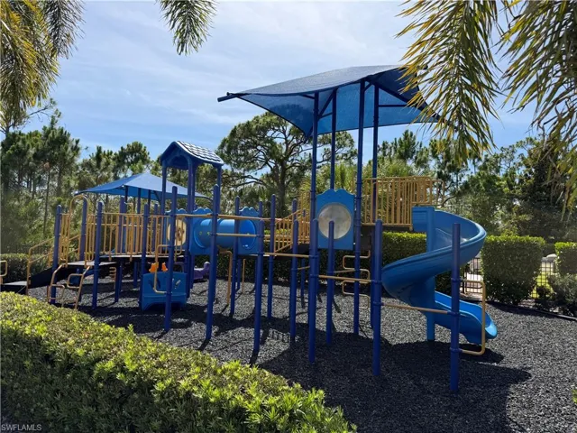 3115 Amadora Cir, Cape Coral, Florida 33909