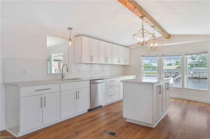 Brand New Cabinets, Quartz Counters and Backsplash!!