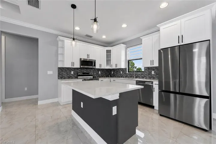 3931 64th Ave Ne, Naples, Florida 34120