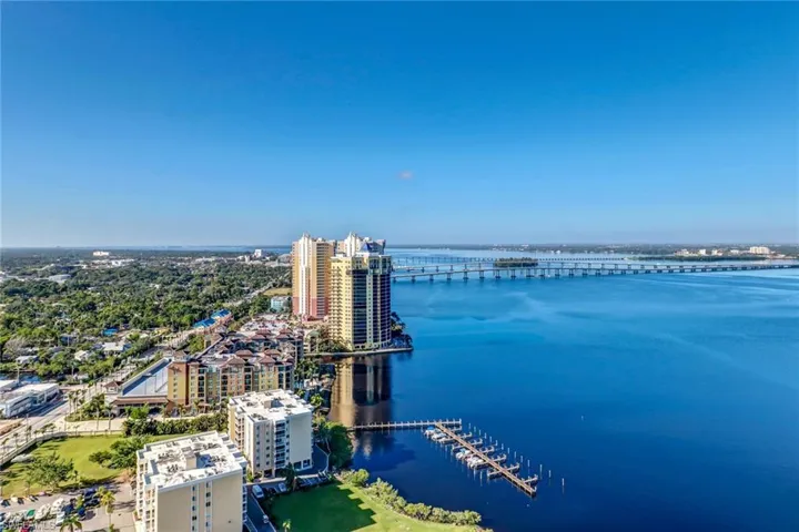 3000  Oasis Grand  BLVD, Fort Myers, FL 33916
