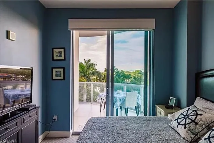 3000  Oasis Grand  BLVD, Fort Myers, FL 33916