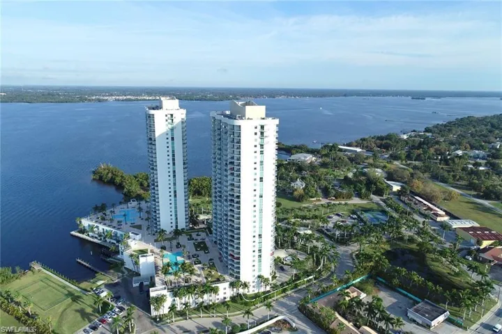 3000  Oasis Grand  BLVD, Fort Myers, FL 33916