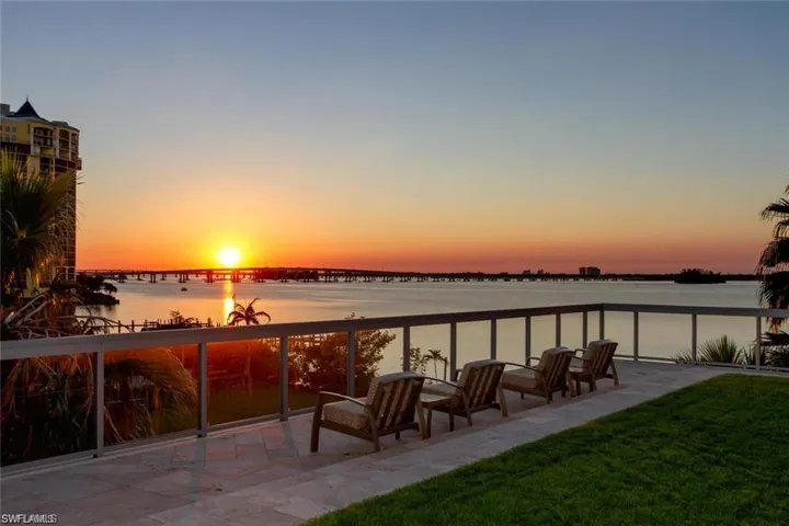 3000  Oasis Grand  BLVD, Fort Myers, FL 33916