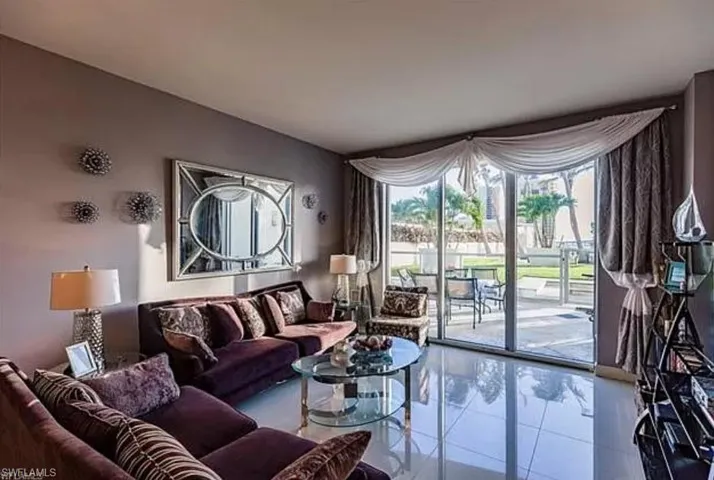 3000  Oasis Grand  BLVD, Fort Myers, FL 33916