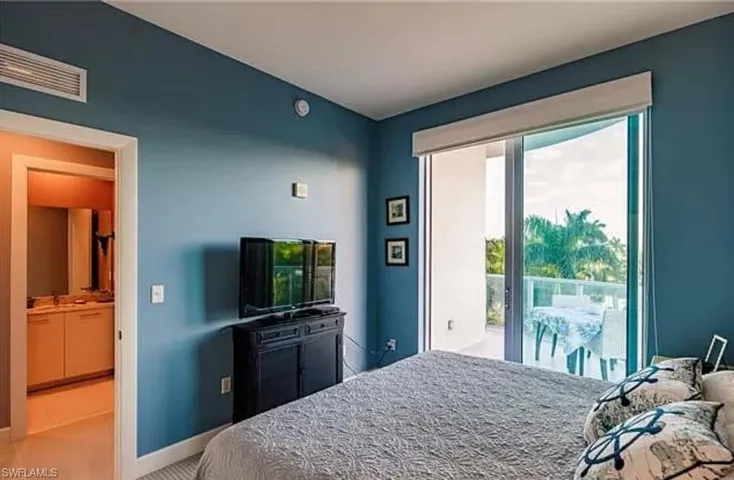3000  Oasis Grand  BLVD, Fort Myers, FL 33916
