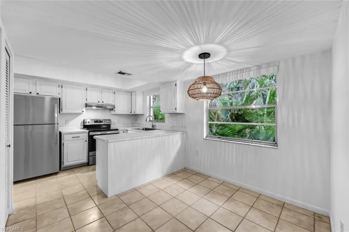 3200 Binnacle Dr B4, Naples, Florida 34103