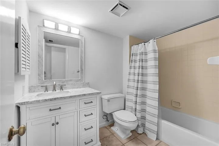 3200 Binnacle Dr B4, Naples, Florida 34103