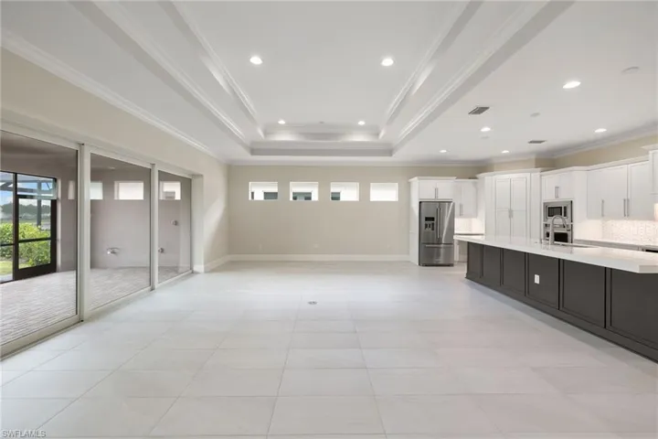 Kitchen, living & dining