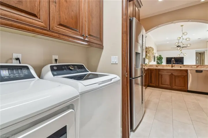 1623  Cayman  CT, Naples, FL 34119