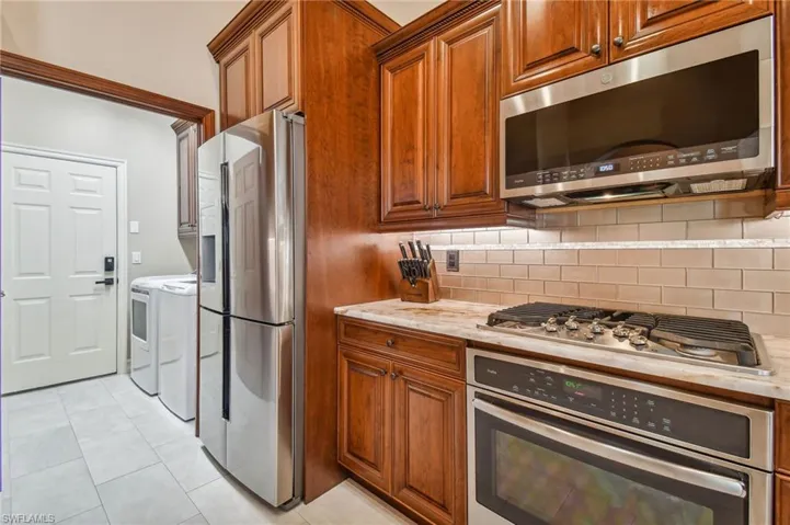1623  Cayman  CT, Naples, FL 34119