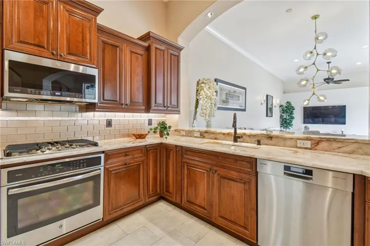 1623  Cayman  CT, Naples, FL 34119