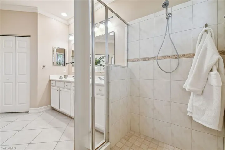 1623  Cayman  CT, Naples, FL 34119