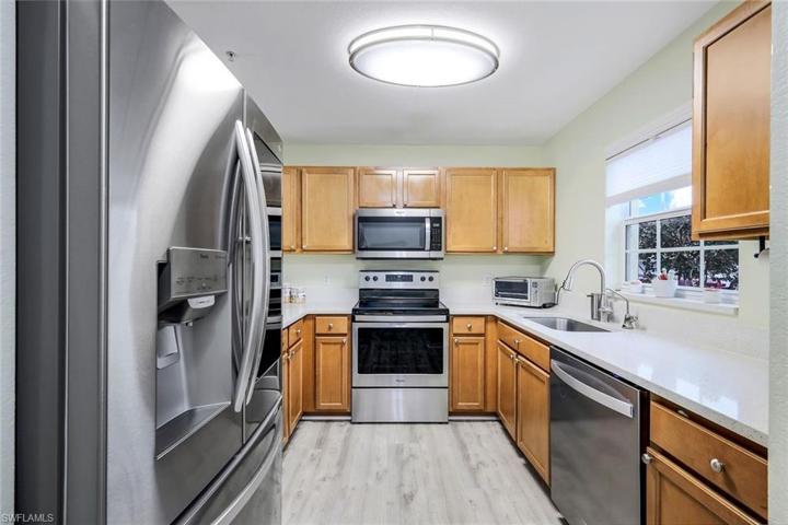 9072  Gervais  CIR, Naples, FL 34120