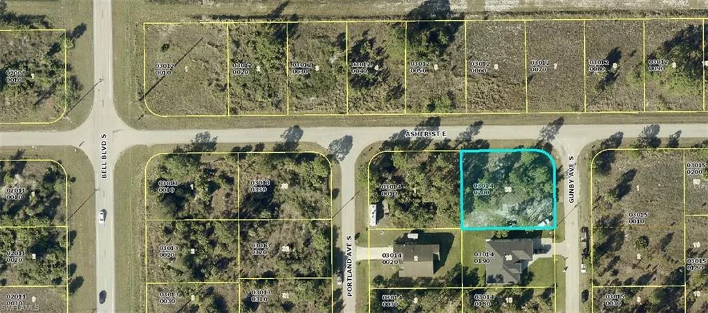 900  Gunby S AVE, Lehigh Acres, FL 33974