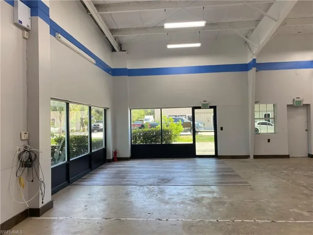 End unit - light and bright
