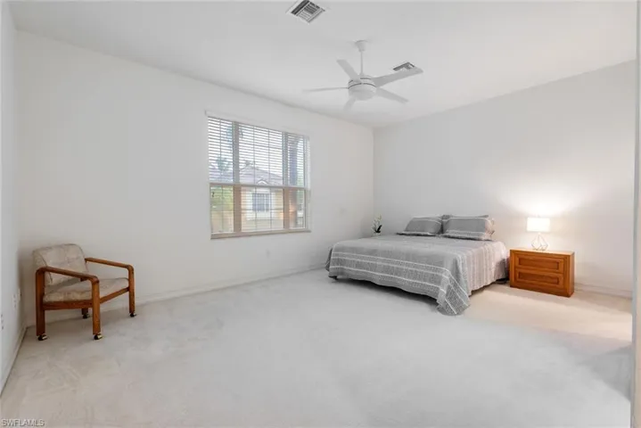 Bedroom (above garage)