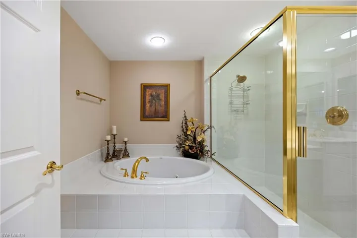 7117 Pelican Bay Blvd 1508, Naples, Florida 34108