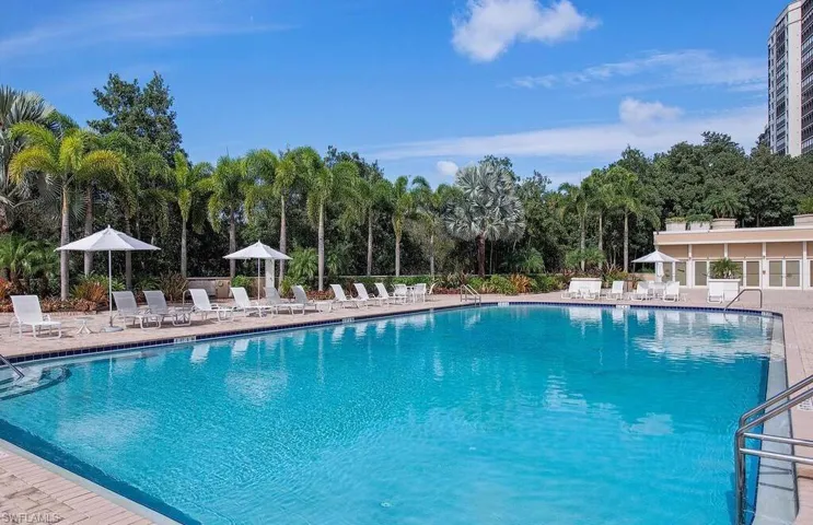 7117 Pelican Bay Blvd 1508, Naples, Florida 34108