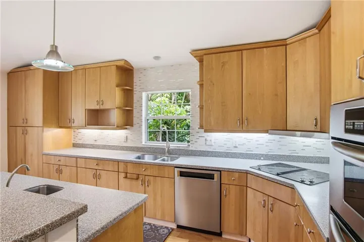 REAR HOUSE KITCHEN