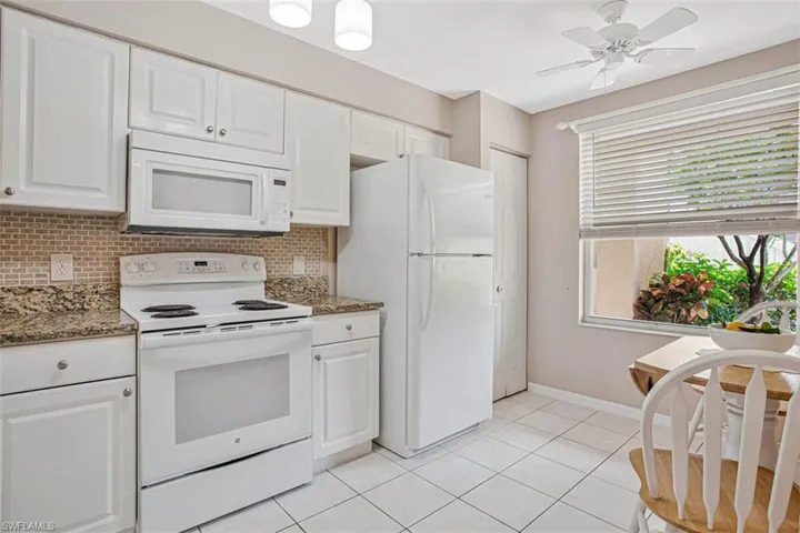 6605  Huntington Lakes  CIR, Naples, FL 34119