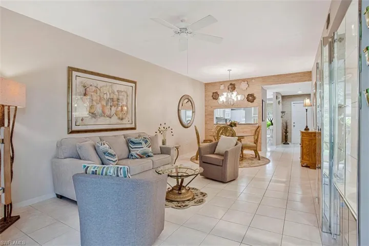 6605  Huntington Lakes  CIR, Naples, FL 34119