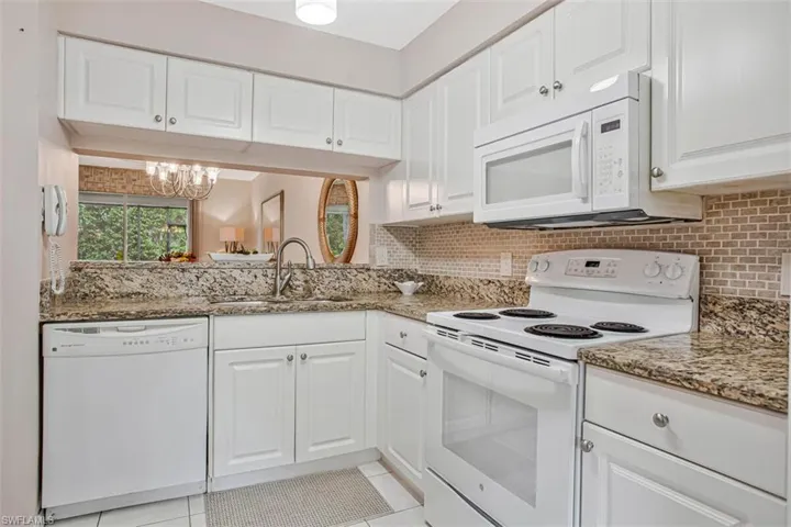 6605  Huntington Lakes  CIR, Naples, FL 34119