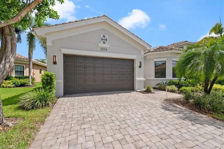 3264 Pacific Dr, Naples, Florida 34119