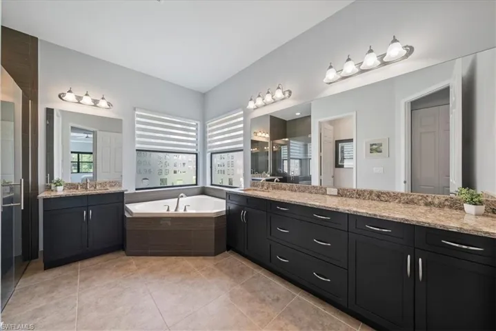 3264 Pacific Dr, Naples, Florida 34119
