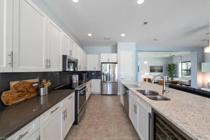 3264 Pacific Dr, Naples, Florida 34119