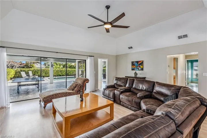 2208  Regal  WAY, Naples, FL 34110