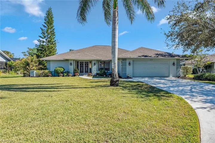 2208  Regal  WAY, Naples, FL 34110