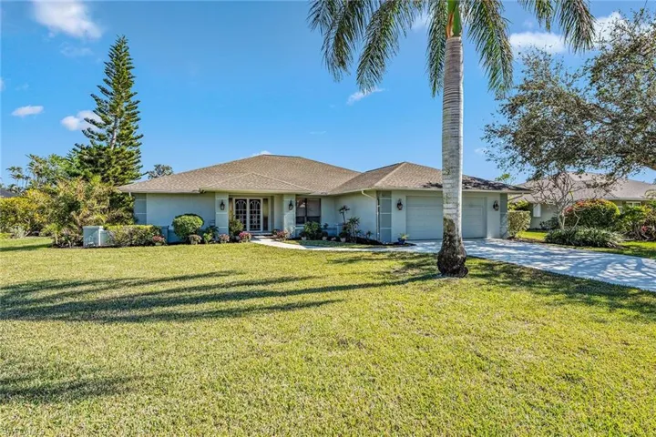 2208  Regal  WAY, Naples, FL 34110
