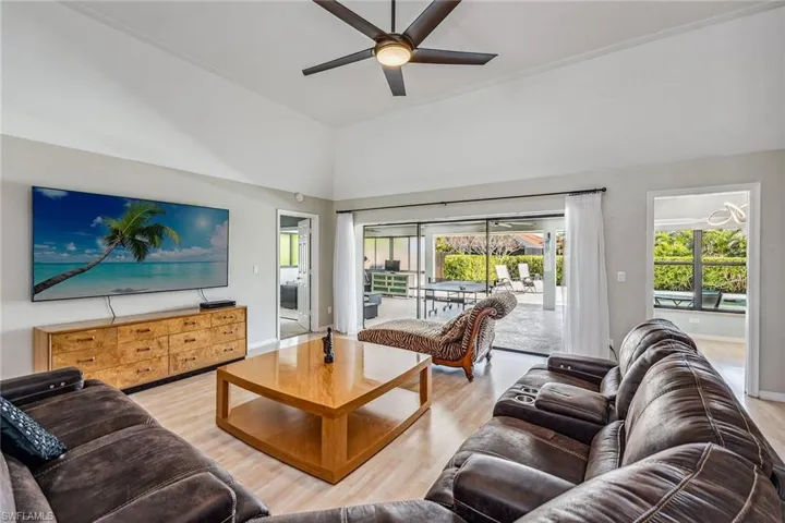 2208  Regal  WAY, Naples, FL 34110