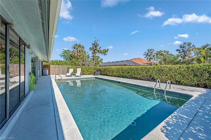 2208  Regal  WAY, Naples, FL 34110