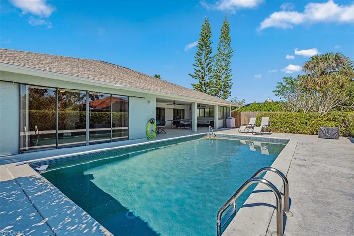 2208  Regal  WAY, Naples, FL 34110