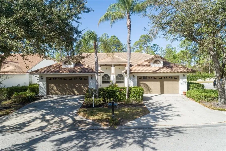 8043  San Vista  CIR, Naples, FL 34109