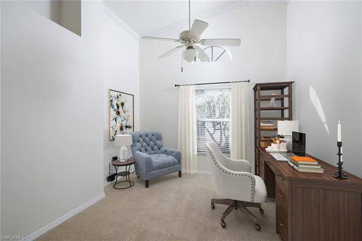 8043  San Vista  CIR, Naples, FL 34109