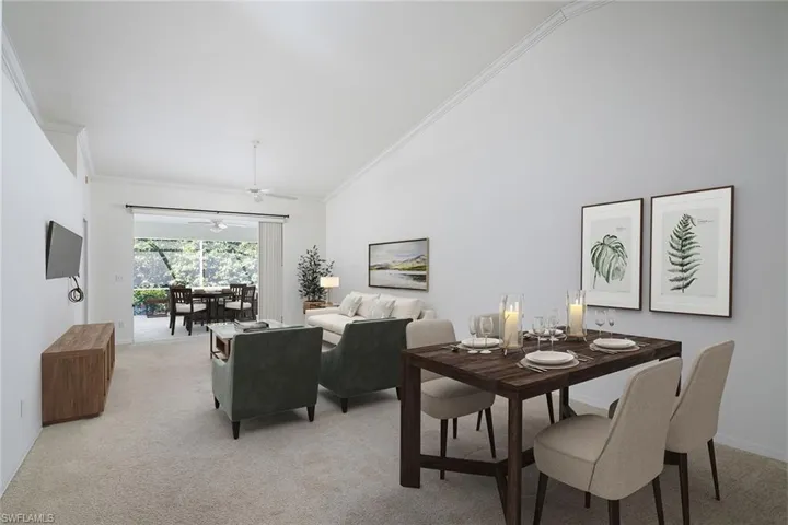 8043  San Vista  CIR, Naples, FL 34109