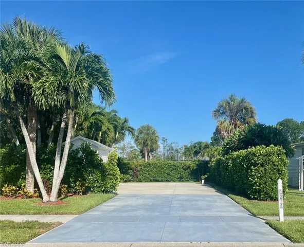 1021 Silver Lakes Blvd, Naples, Florida 34114