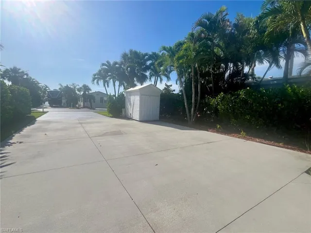1021 Silver Lakes Blvd, Naples, Florida 34114