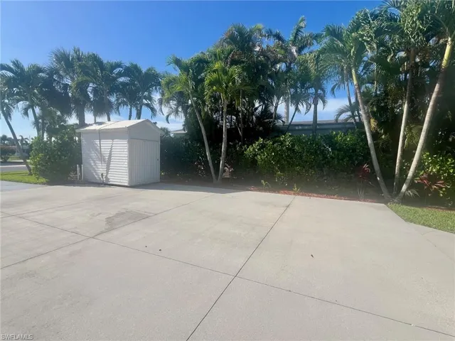 1021 Silver Lakes Blvd, Naples, Florida 34114