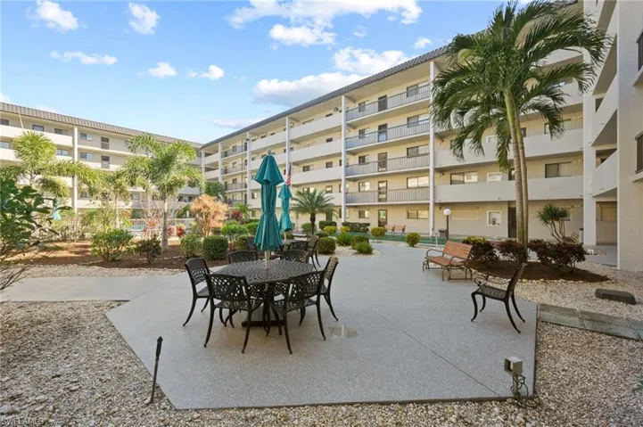 2121 Collier AVE # 306, FORT MYERS FL 33901