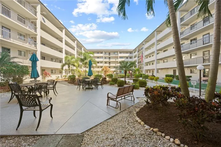 2121 Collier AVE # 306, FORT MYERS FL 33901