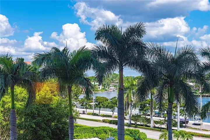 4501 Gulf Shore Blvd N 404, Naples, Florida 34103