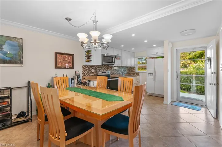 Crown molding, open concept.