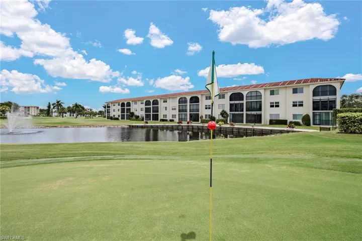 49 High Point Cir S 102, Naples, Florida 34103