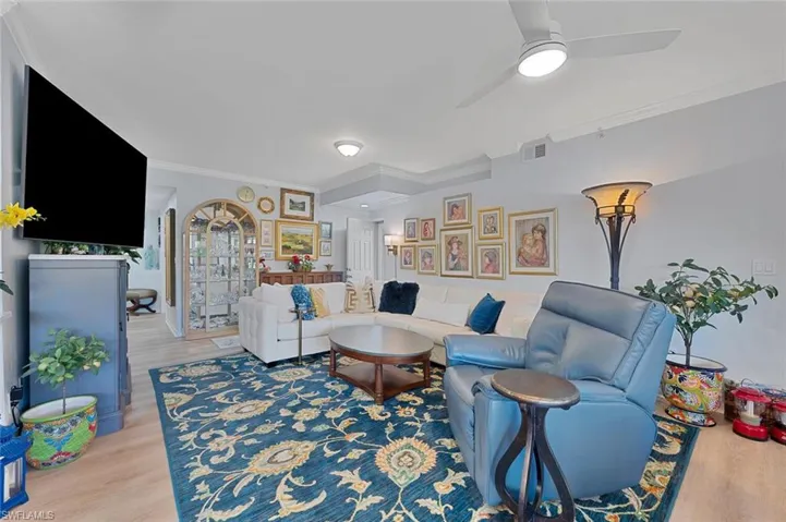 7576  Oleander Gate  DR, Naples, FL 34109